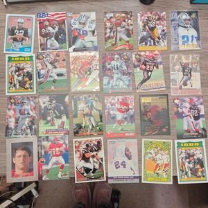 Vintage NFL Football Cards Lot #1 of 25 Montana, S.Young  D.Sanders Jerry Rice